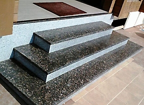 Ступени из гранита комбинированные